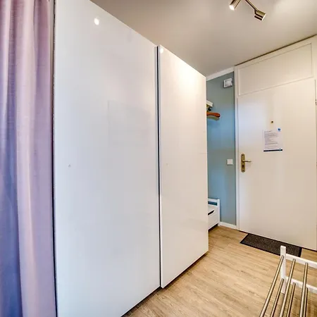 - Haus E, App 0e0708 Apartment *