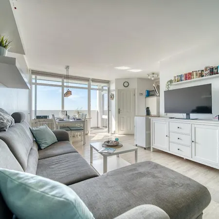 - Haus E, App 0e0708 דירה *